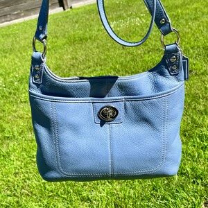 Vintage Coach Penelope periwinkle pebbled leather shoulder Bag D1263-F19265